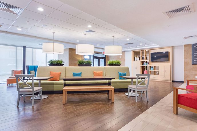 Imagen de los interiores del Hotel Home2 Suites By Hilton Oklahoma City Yukon. Foto 14