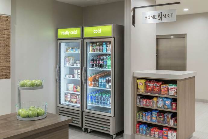 Imagen de los interiores del Hotel Home2 Suites By Hilton Orlando Airport. Foto 17