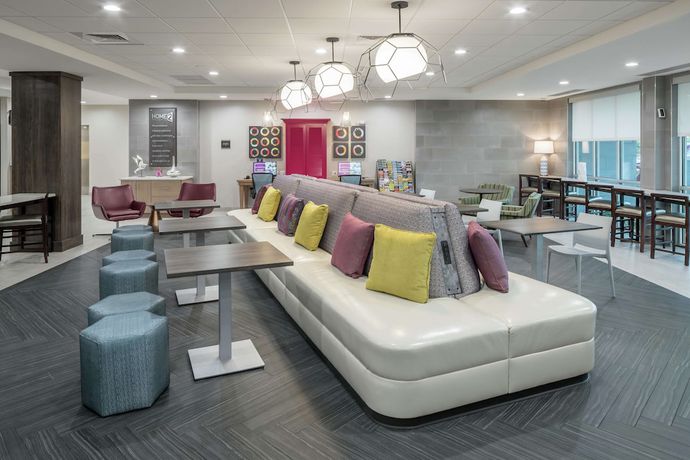Imagen de los interiores del Hotel Home2 Suites By Hilton Orlando Airport. Foto 19