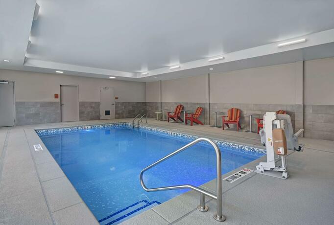 Imagen de la piscina del Hotel Home2 Suites By Hilton Raleigh North I-540. Foto 43