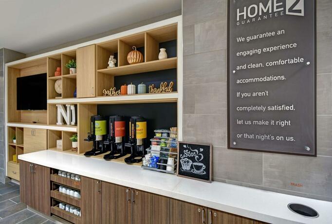 Imagen del bar/restaurante del Hotel Home2 Suites By Hilton Raleigh North I-540. Foto 21