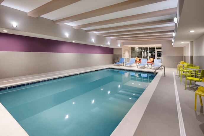 Imagen de la piscina del Hotel Home2 Suites By Hilton Richmond Short Pump. Foto 21