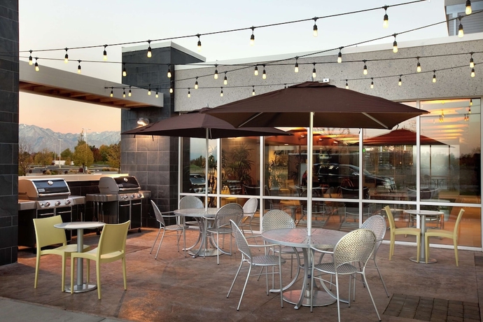 Imagen del bar/restaurante del Hotel Home2 Suites By Hilton Salt Lake City/west Valley City, Ut. Foto 3