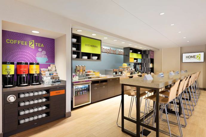 Imagen del bar/restaurante del Hotel Home2 Suites By Hilton Saratoga/malta. Foto 2