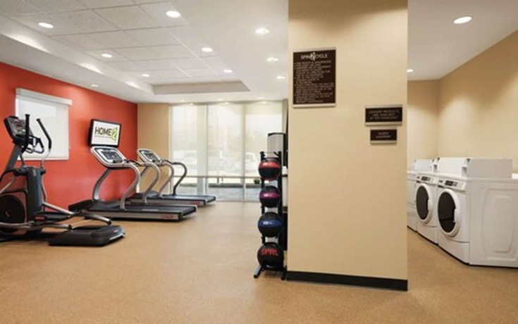 Imagen de los interiores del Hotel Home2 Suites By Hilton St. Louis/forest Park. Foto 19