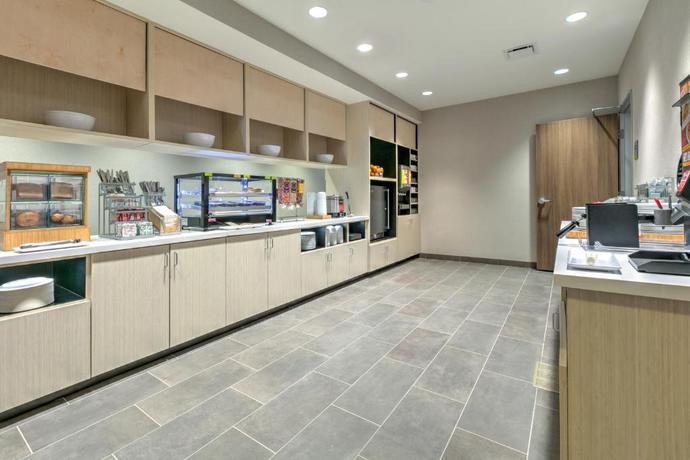 Imagen del bar/restaurante del Hotel Home2 Suites By Hilton Tulsa Airport. Foto 17