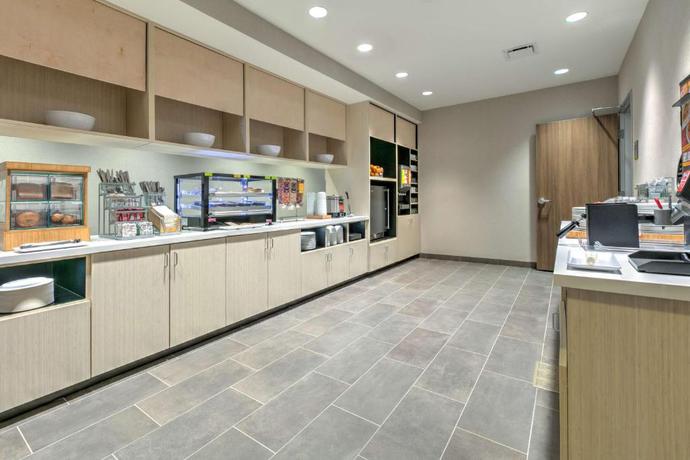 Imagen del bar/restaurante del Hotel Home2 Suites By Hilton Tulsa Airport. Foto 18