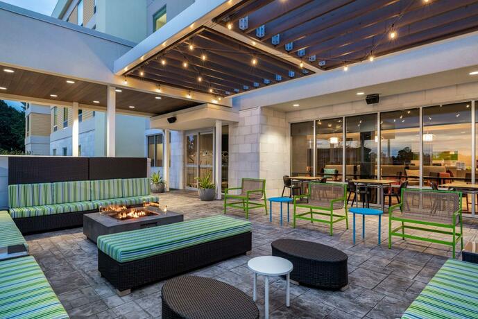 Imagen de los interiores del Hotel Home2 Suites By Hilton Virginia Beach Princess Anne. Foto 30