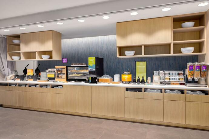 Imagen del bar/restaurante del Hotel Home2 Suites By Hilton Virginia Beach Princess Anne. Foto 11