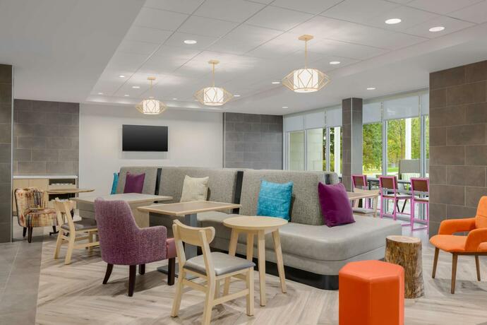 Imagen de los interiores del Hotel Home2 Suites By Hilton Virginia Beach Princess Anne. Foto 33