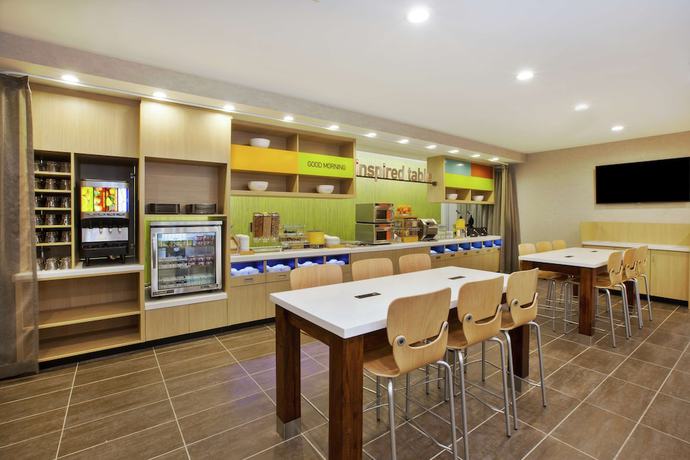 Imagen del bar/restaurante del Hotel Home2 Suites By Hilton West Bloomfield Detroit. Foto 2