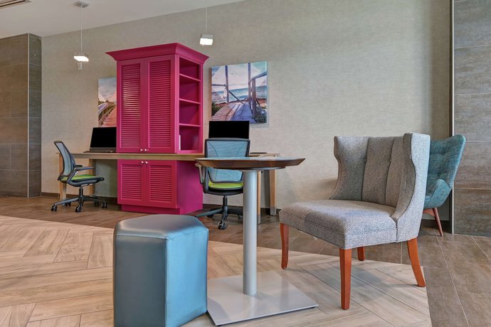 Imagen de los interiores del Hotel Home2 Suites By Hilton West Palm Beach Airport, Fl. Foto 18