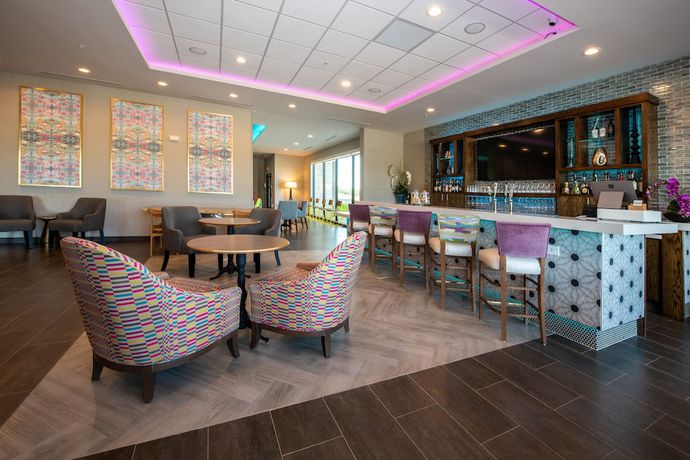 Imagen del bar/restaurante del Hotel Home2 Suites By Hilton Wichita Northeast. Foto 2