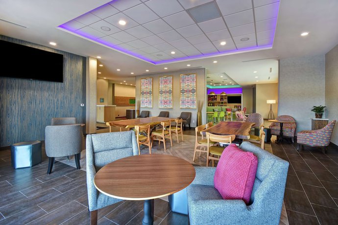 Imagen de los interiores del Hotel Home2 Suites By Hilton Wichita Northeast. Foto 17