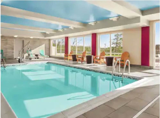 Imagen de la piscina del Hotel Home2 Suites By Hilton Woodbridge Potomac Mills. Foto 18