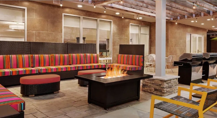 Imagen de los exteriores del Hotel Home2 Suites By Hilton Woodbridge Potomac Mills. Foto 14