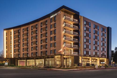 Imagen general del Hotel Home2 Suites By Hilton Woodland Hills. Foto 1