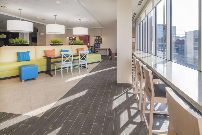 Imagen de los interiores del Hotel Home2 Suites Kansas City Downtown. Foto 15