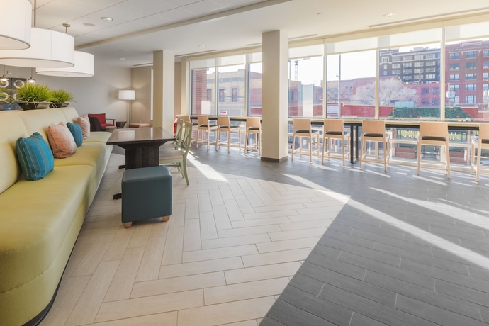 Imagen de los interiores del Hotel Home2 Suites Kansas City Downtown. Foto 18