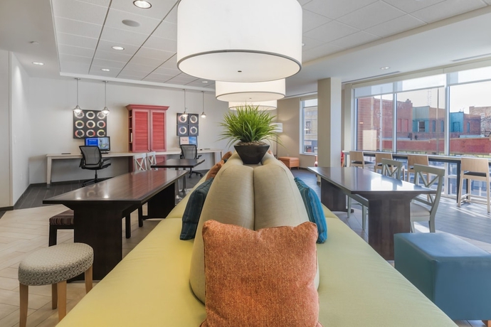 Imagen de los interiores del Hotel Home2 Suites Kansas City Downtown. Foto 19