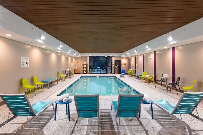 Imagen de la piscina del Hotel Home2 Suites Raynham/Taunton, MA. Foto 19