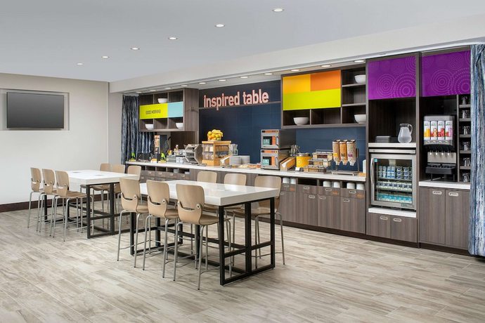 Imagen del bar/restaurante del Hotel Home2 Suites Troy. Foto 2