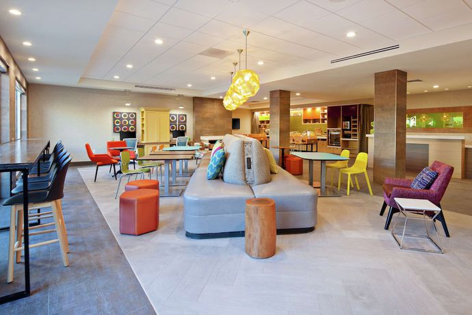 Imagen de los interiores del Hotel Home2 Suites by Hilton Alameda Oakland Airport. Foto 18
