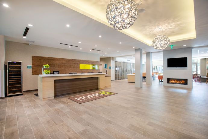 Imagen del bar/restaurante del Hotel Home2 Suites by Hilton Carlsbad. Foto 2