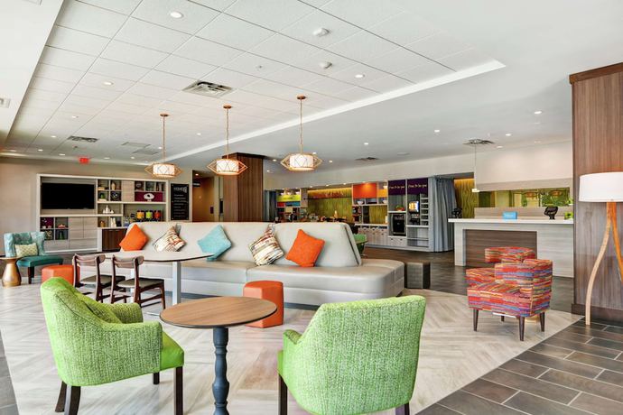 Imagen de los interiores del Hotel Home2 Suites by Hilton Charleston West Ashley. Foto 17