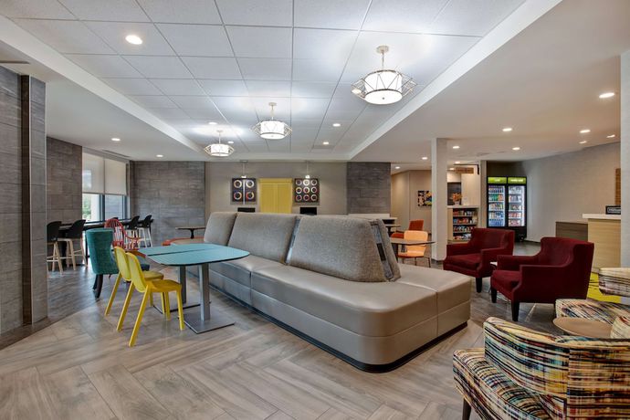 Imagen de los interiores del Hotel Home2 Suites by Hilton Charlotte Northlake. Foto 18