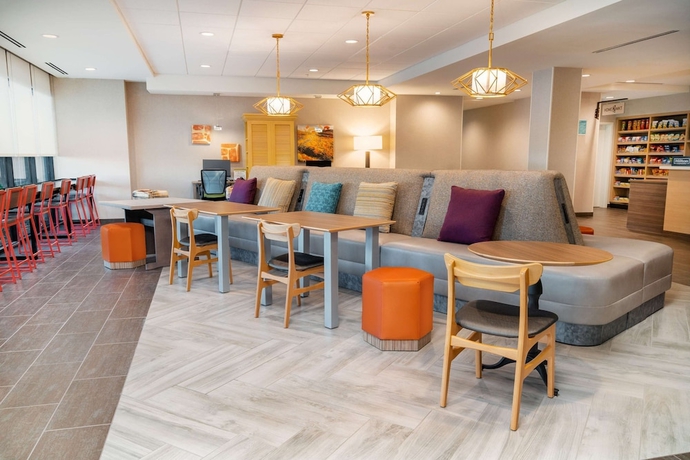 Imagen de los interiores del Hotel Home2 Suites by Hilton Corona. Foto 13