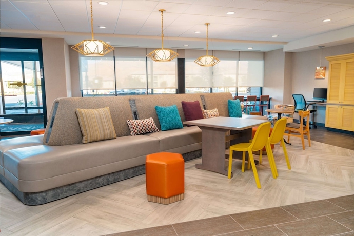 Imagen de los interiores del Hotel Home2 Suites by Hilton Corona. Foto 15