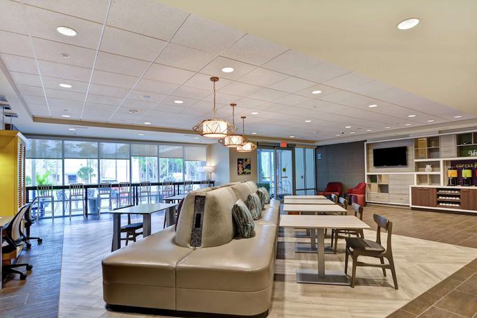 Imagen de los interiores del Hotel Home2 Suites by Hilton Daytona Beach Speedway. Foto 19