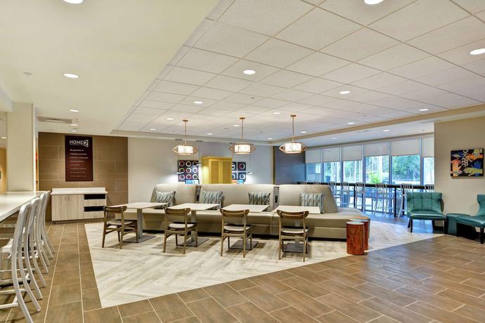 Imagen de los interiores del Hotel Home2 Suites by Hilton Daytona Beach Speedway. Foto 20