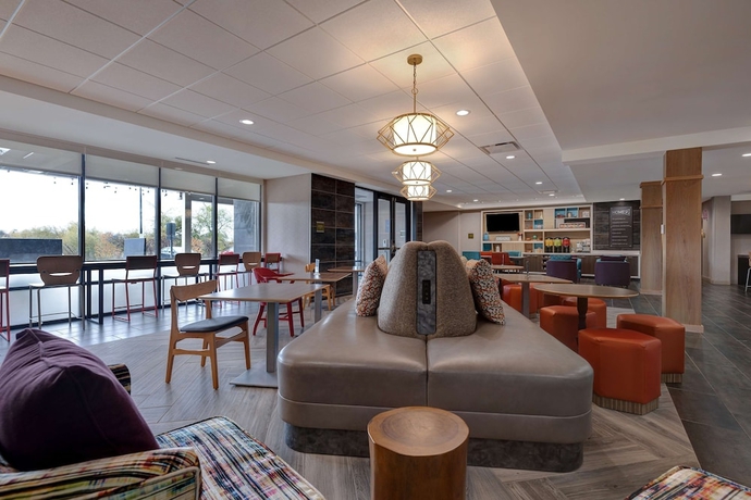 Imagen de los interiores del Hotel Home2 Suites by Hilton Dekalb. Foto 13
