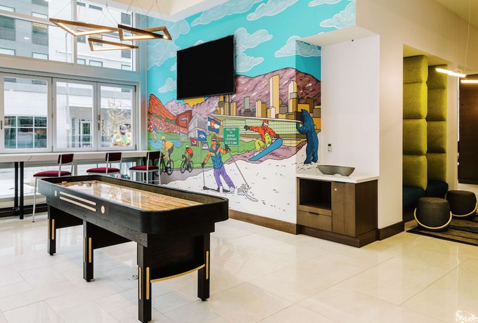 Imagen de los interiores del Hotel Home2 Suites by Hilton Denver Downtown Convention Center. Foto 15