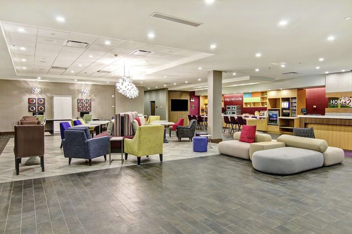 Imagen de los interiores del Hotel Home2 Suites by Hilton Edmonton South. Foto 19