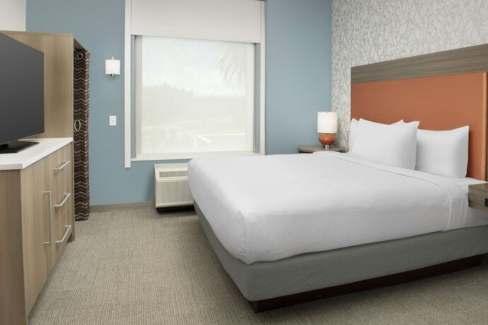 Imagen de la habitación del Hotel Home2 Suites by Hilton Fort Myers Airport. Foto 16