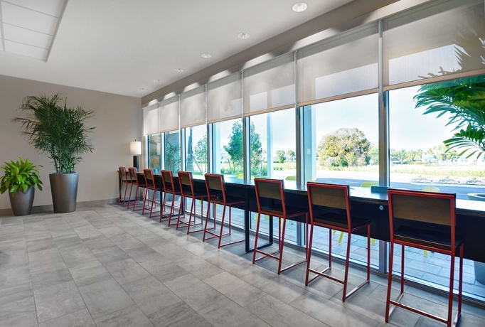 Imagen de los interiores del Hotel Home2 Suites by Hilton Fort Myers Colonial Blvd. Foto 18