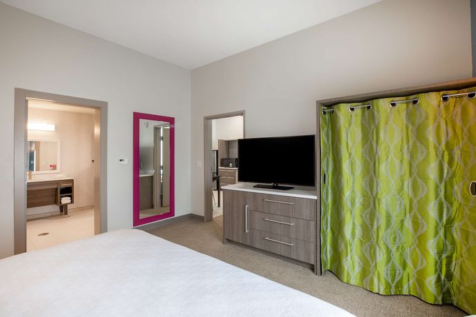 Imagen de la habitación del Hotel Home2 Suites by Hilton Houston IAH Airport Beltway 8. Foto 2