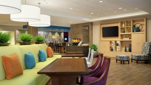 Imagen de los interiores del Hotel Home2 Suites by Hilton Huntsville. Foto 4
