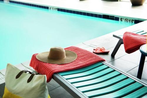 Imagen de la piscina del Hotel Home2 Suites by Hilton Huntsville. Foto 6