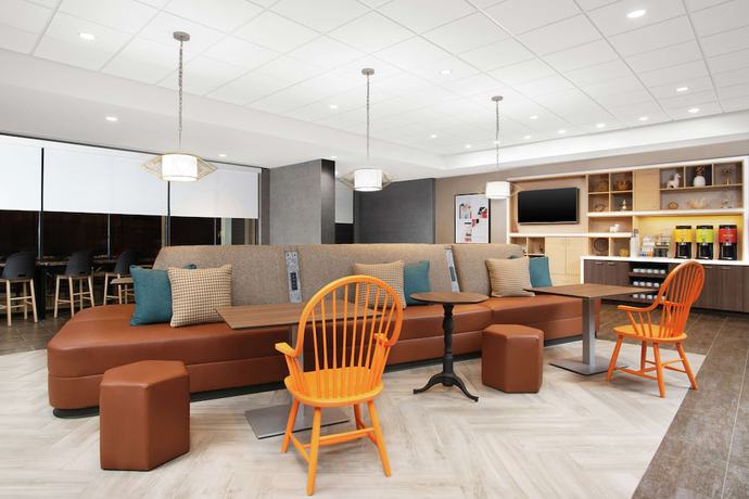 Imagen de los interiores del Hotel Home2 Suites by Hilton Long Island Brookhaven. Foto 16