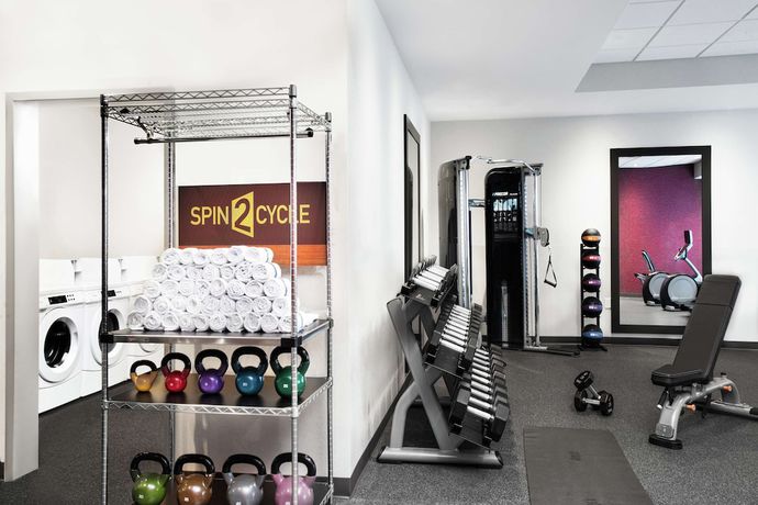 Imagen de los interiores del Hotel Home2 Suites by Hilton Long Island Brookhaven. Foto 19