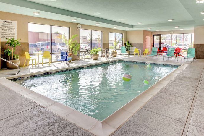 Imagen de la piscina del Hotel Home2 Suites by Hilton Louisville Airport/Expo Center, KY. Foto 20