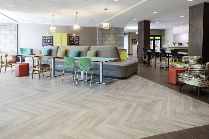 Imagen de los interiores del Hotel Home2 Suites by Hilton Louisville Airport/Expo Center, KY. Foto 15