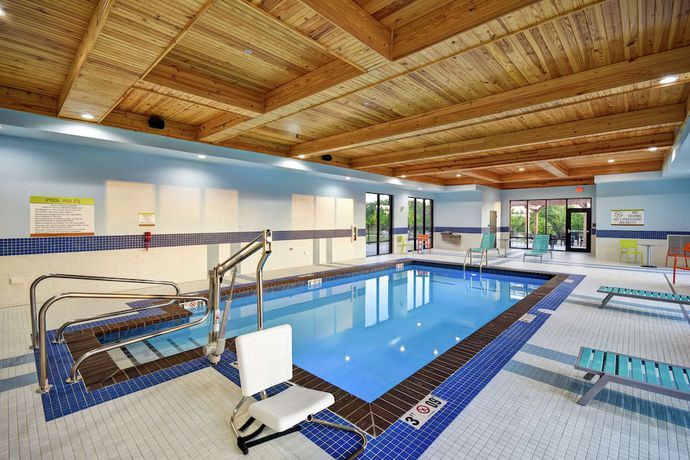 Imagen de la piscina del Hotel Home2 Suites by Hilton Oklahoma City Airport. Foto 20