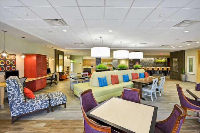 Imagen de los interiores del Hotel Home2 Suites by Hilton Opelika Auburn. Foto 17