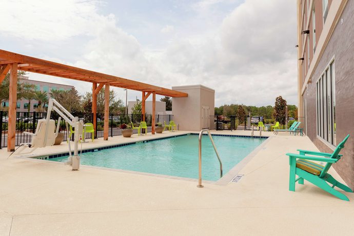Imagen de la piscina del Hotel Home2 Suites by Hilton Orlando South Park. Foto 20