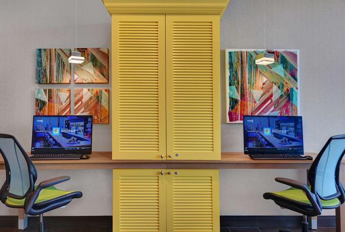 Imagen de los interiores del Hotel Home2 Suites by Hilton Panama City Beach, FL. Foto 15